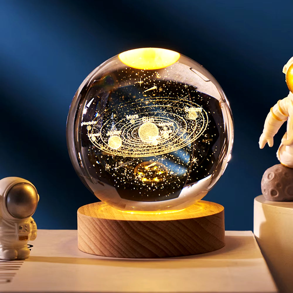 Glowing Galaxy Astronaut Crystal Ball Night Light – Warm USB-Powered Bedside Lamp for Kids & Christmas Gifts