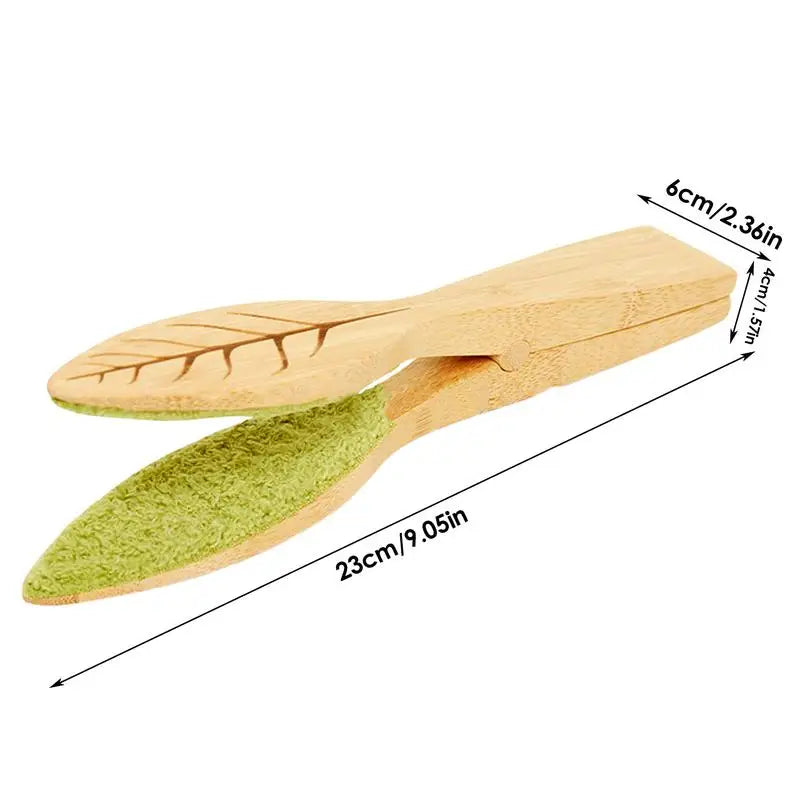 Portable Wooden Plant Leaf Cleaning Tool – Handheld Brush Clip for Garden Care